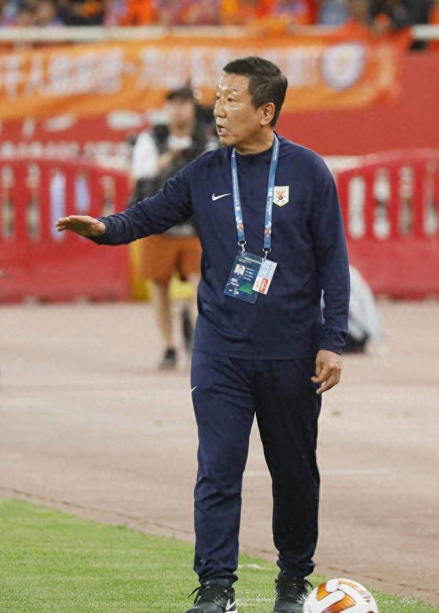 八戒体育-阿尔希拉尔冲击季军，年轻球员表现亮眼(阿尔达希尔有多厉害)
