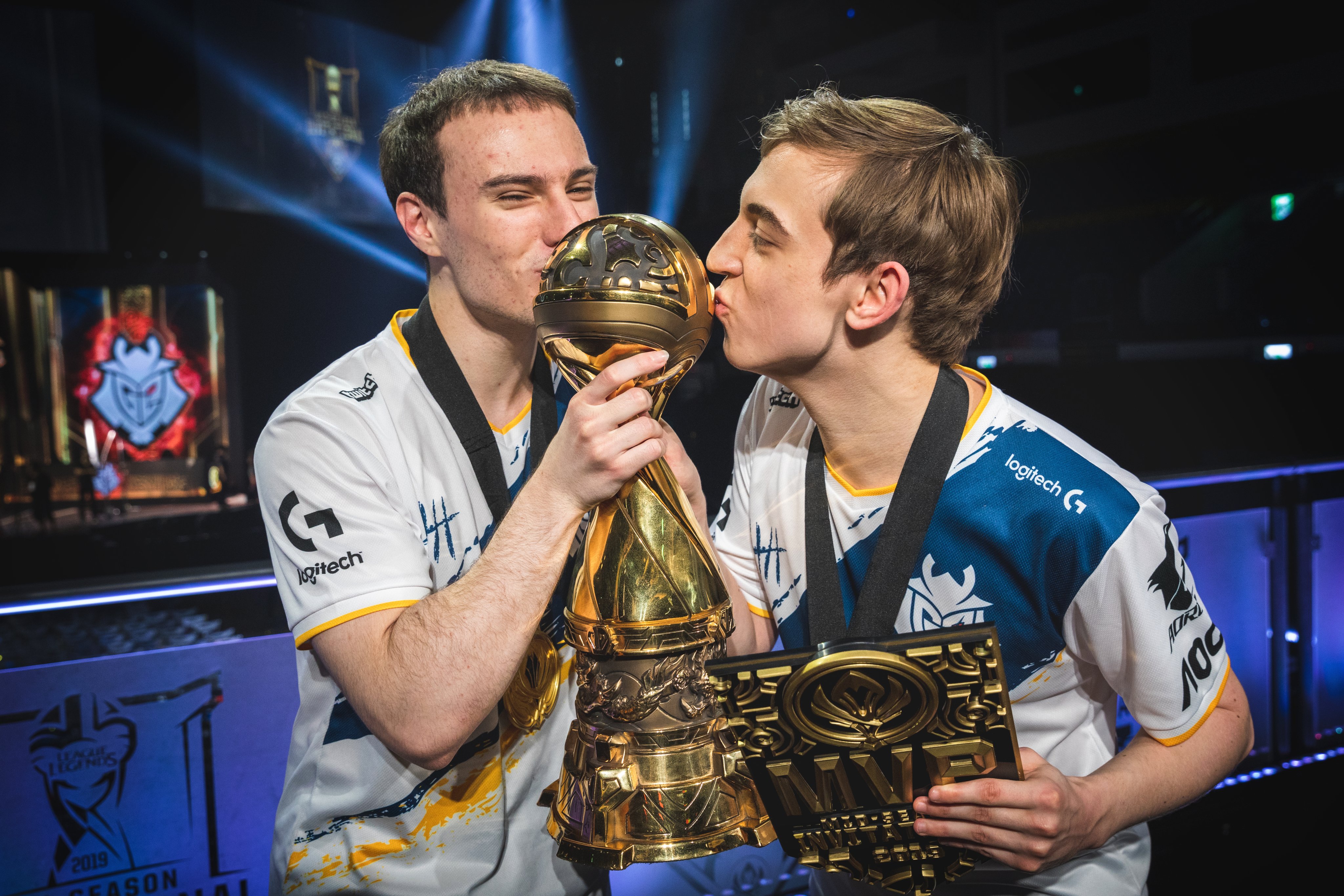 八戒体育-LOL-MSI：四战全胜强势登顶，GEN3-2击败T1成功卫冕MSI冠军(msi赛程四强)