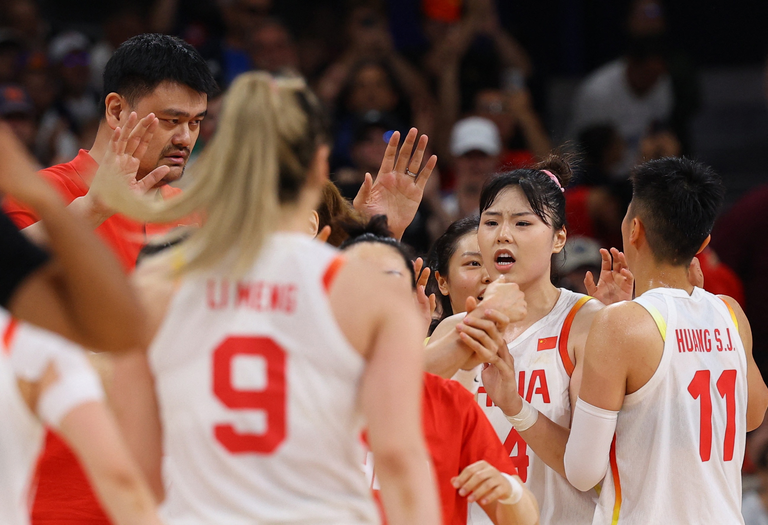 中国女篮与澳大利亚头名晋级4强半决赛大概率战日本(中国女篮大胜澳大利亚 3战全胜晋级半决赛)