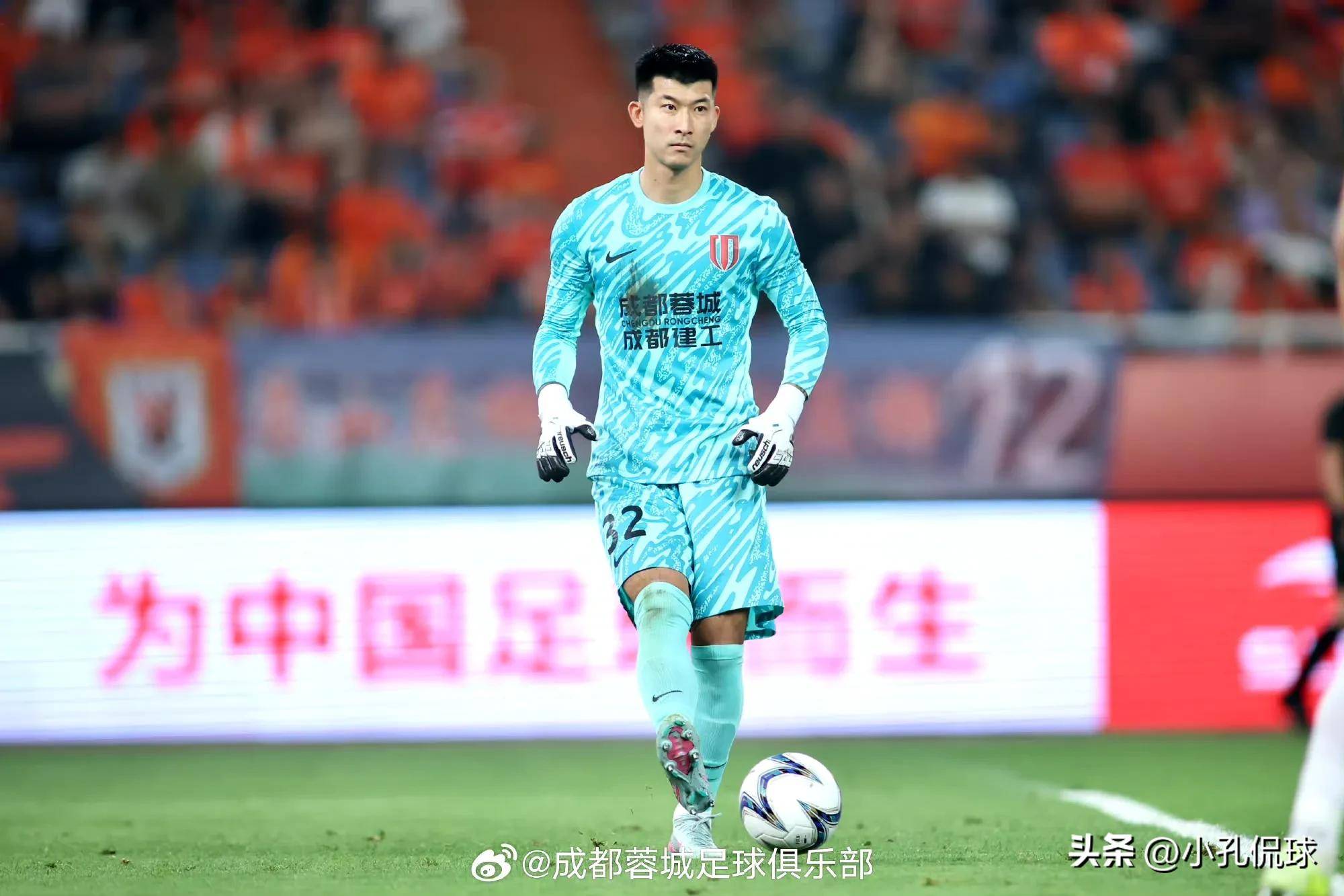 八戒体育-成都蓉城主场5-0深圳新鹏城感恩你们，最炽热的“第十二人”(成都蓉城为啥不续约周定洋)