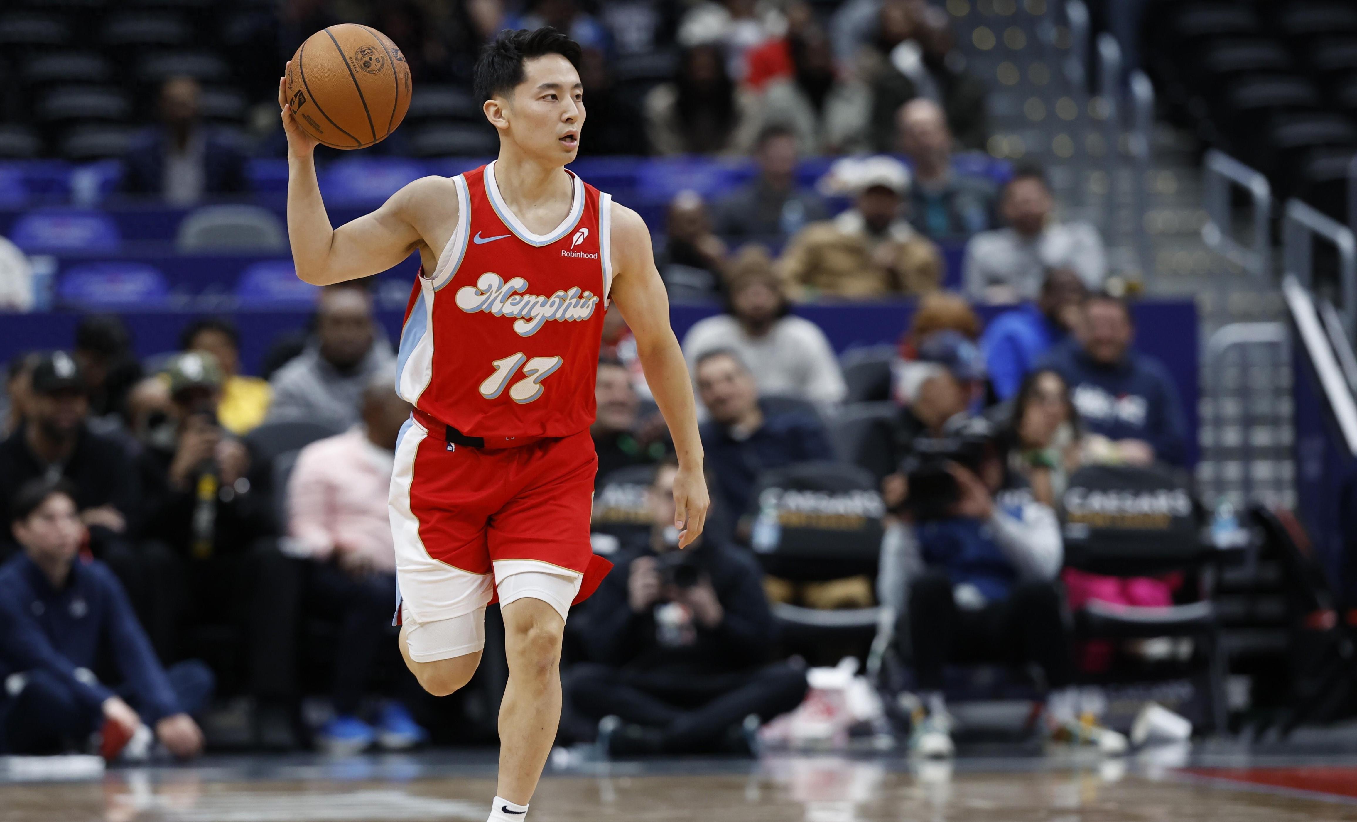 河村永辉今日20+10，你认为他能否继续征战NBA？(河村勇辉的全部照片)