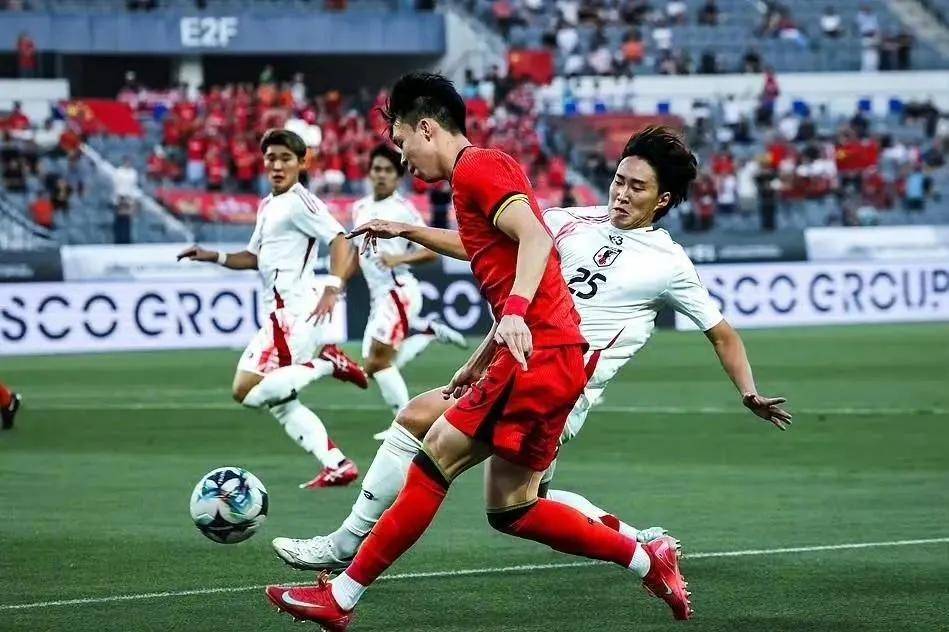 包含东亚杯-张玉宁失单刀国足0-2不敌日本遭两连败的词条